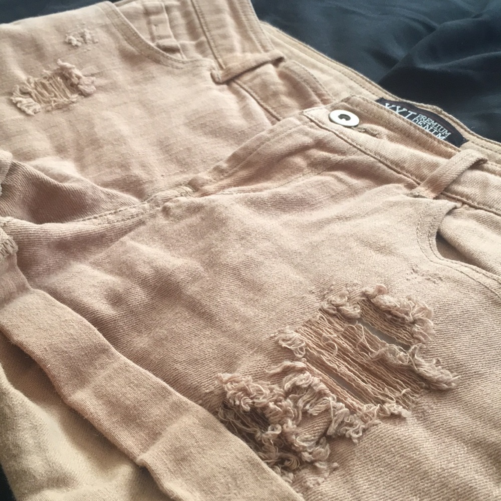 Shorts - Picture 3 of 3